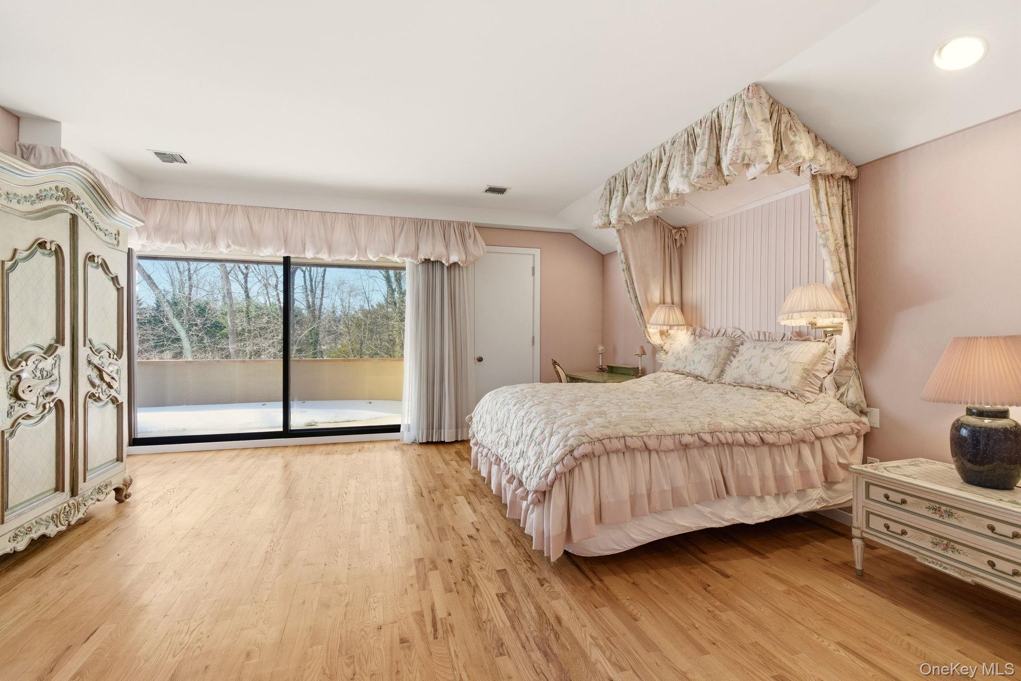 101 Wheatley Road Old Westbury, NY 11568 - Photo 31 of 49