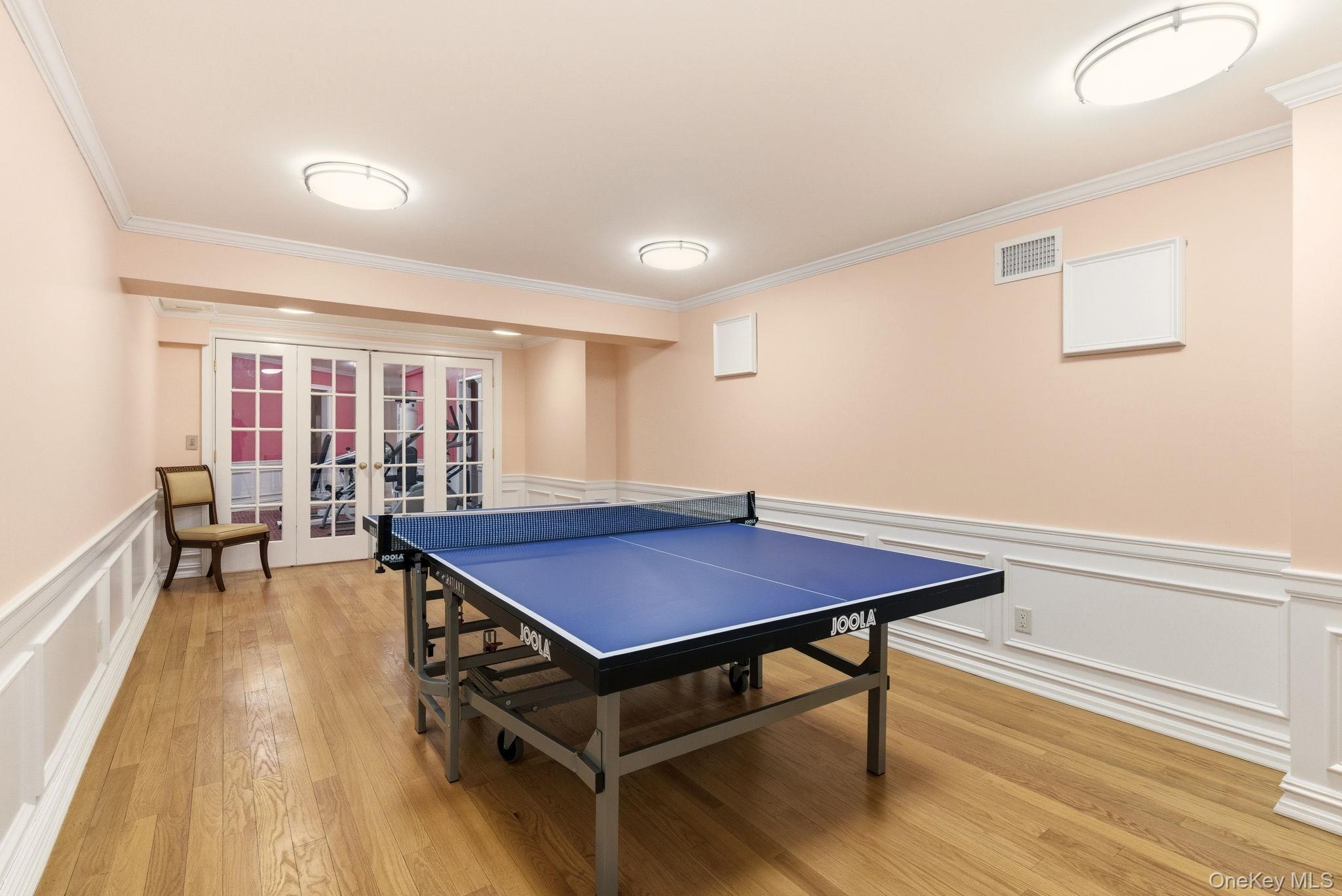 101 Wheatley Road Old Westbury, NY 11568 - Photo 43 of 49