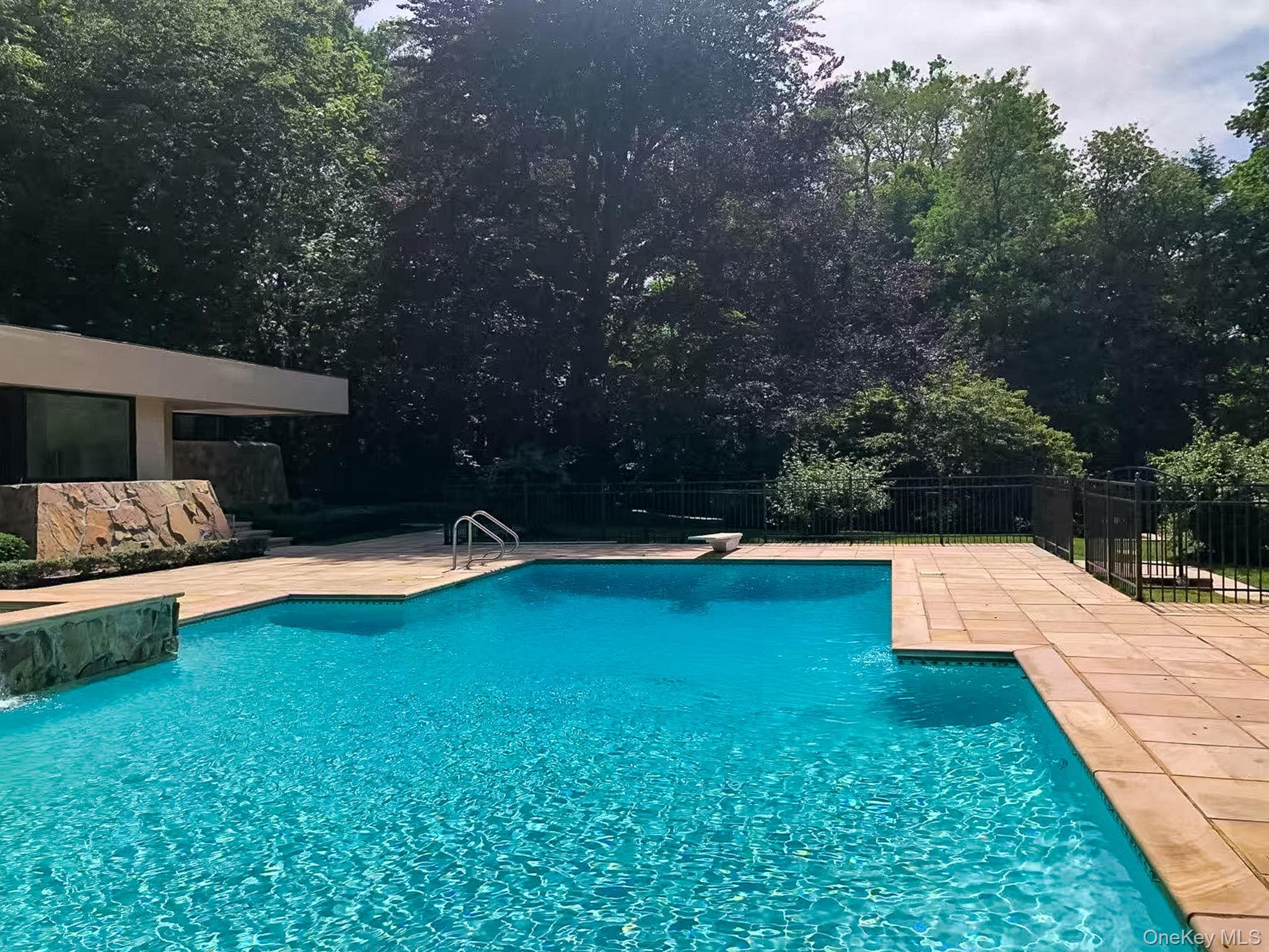 101 Wheatley Road Old Westbury, NY 11568 - Photo 47 of 49