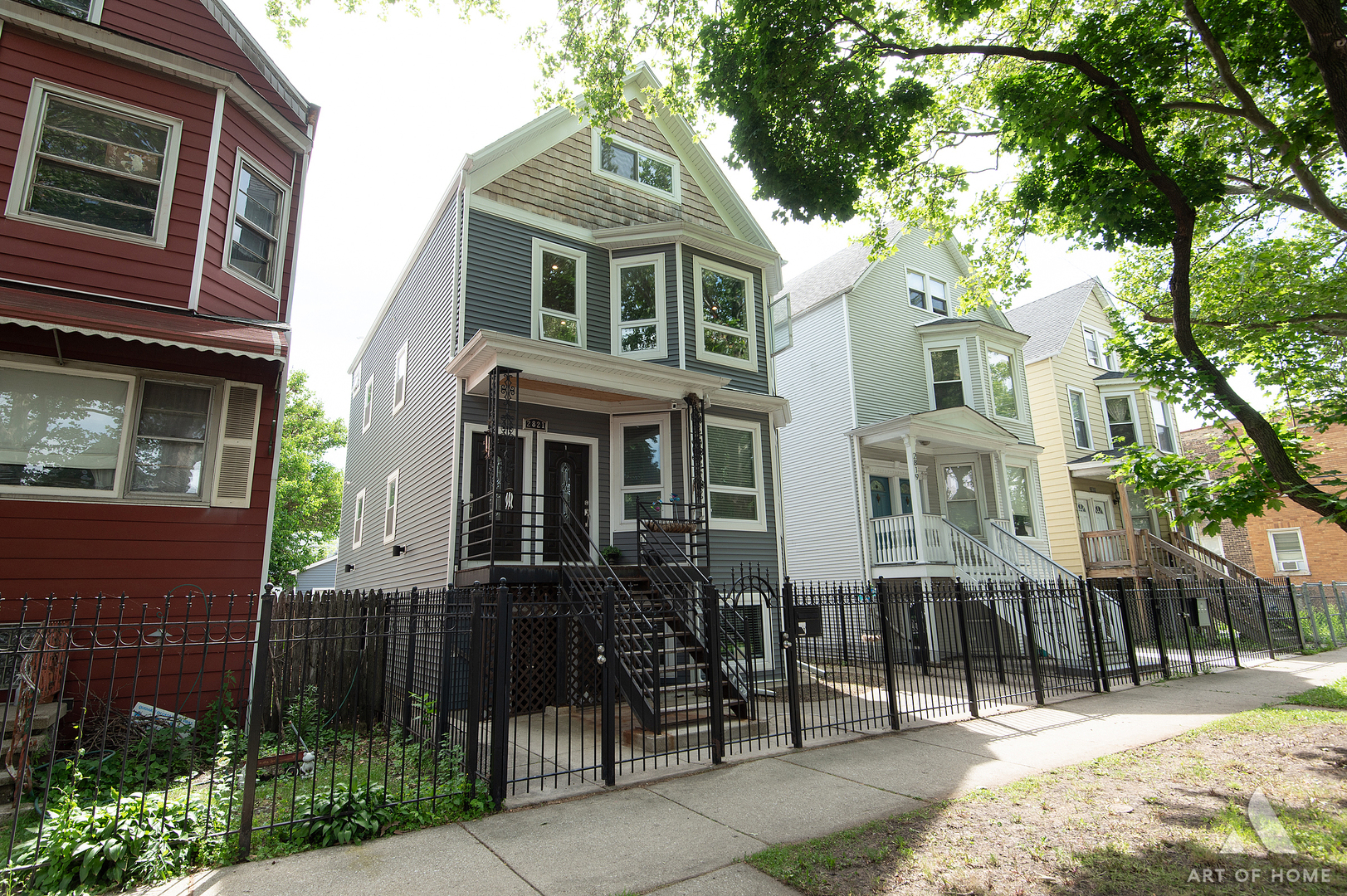 2821 North Springfield Avenue Chicago, IL 60618 - Photo 4 of 49