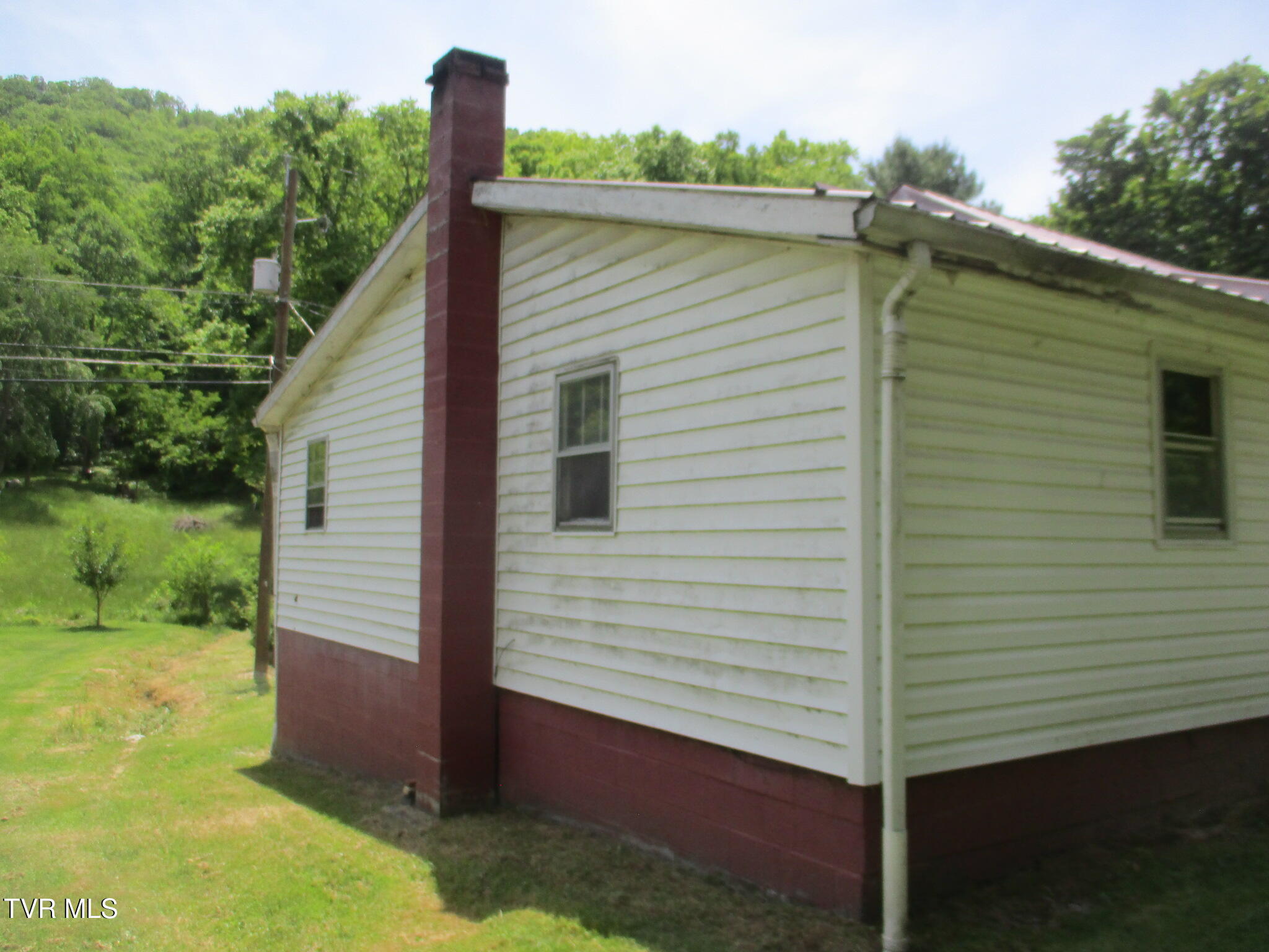 1263 Allison Gap Road Saltville, VA 24370 - Photo 2 of 9 IMG_3575