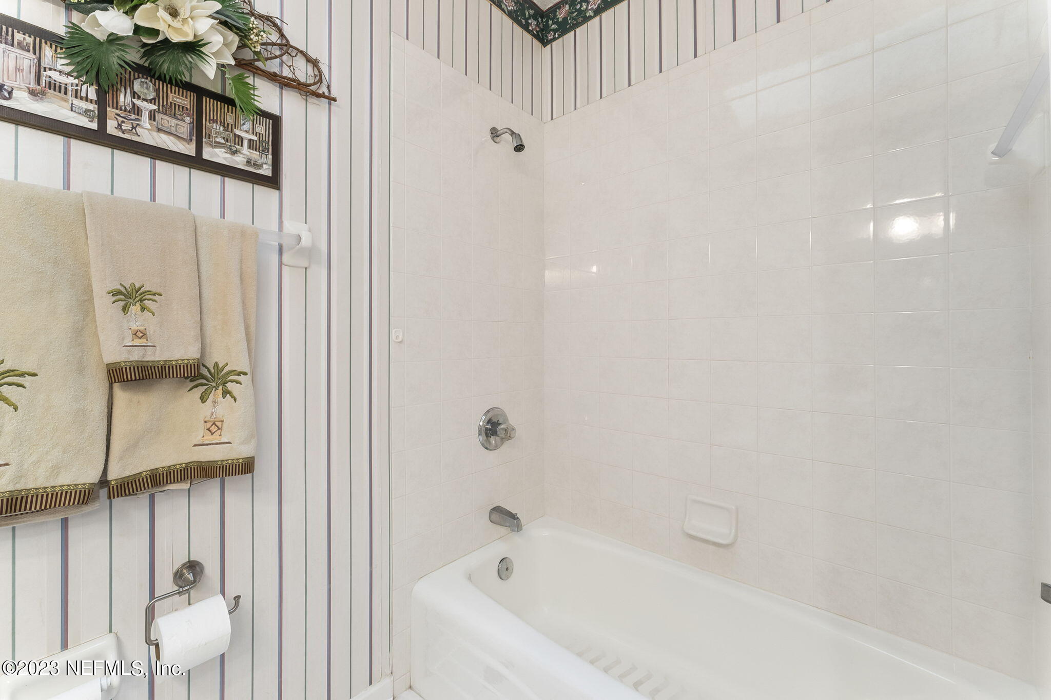 42 Harmony Hall Road Middleburg, FL 32068 - Photo 34 of 70 a bathroom with a bathtub