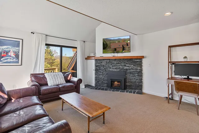 $975,000 | 48 Wildlife Road, Unit 53, Stowe, VT 05672