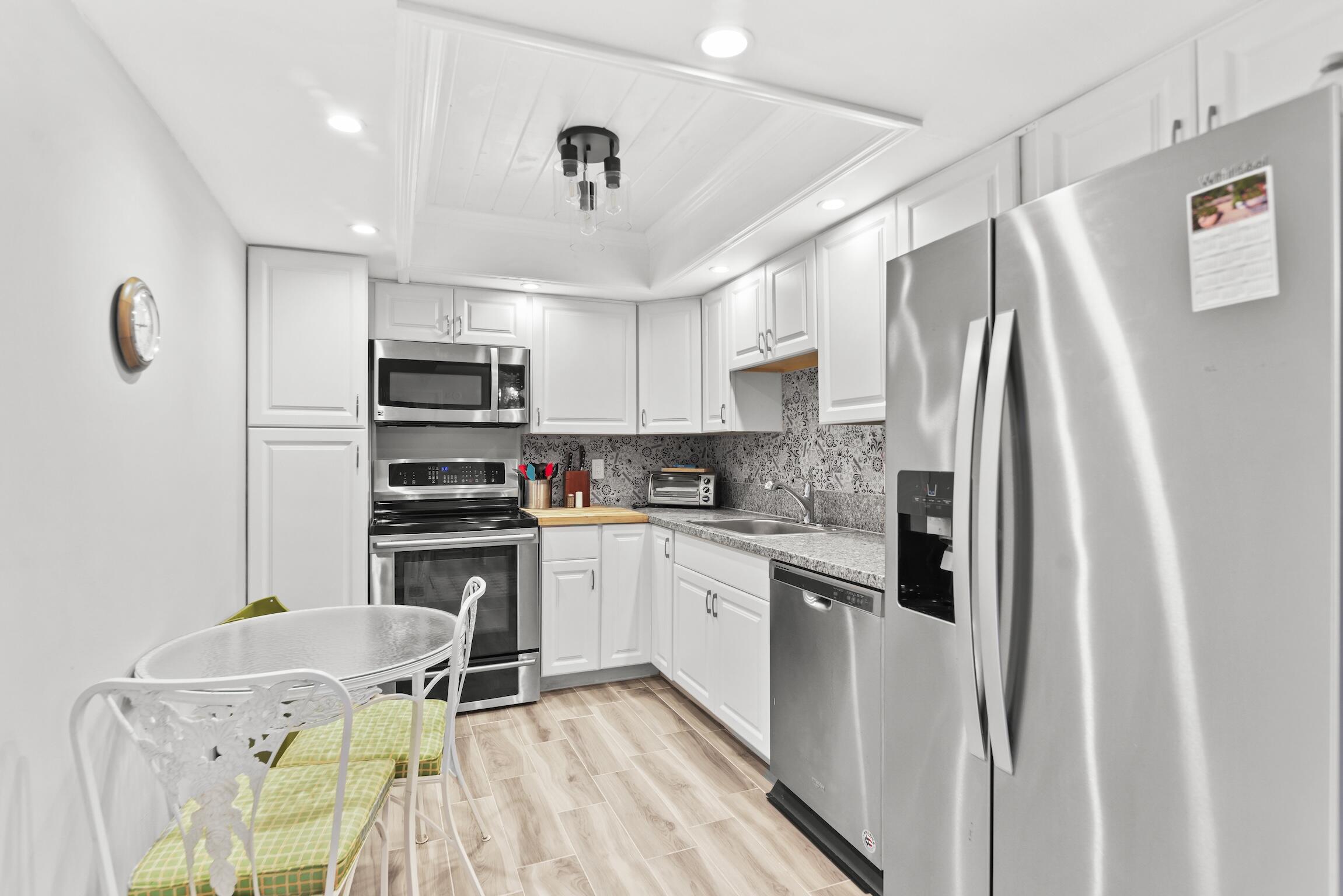 5260 Northwest 2nd Avenue, Unit 303 Boca Raton, FL 33487 - Photo 3 of 16 @BocaRatonStudio20