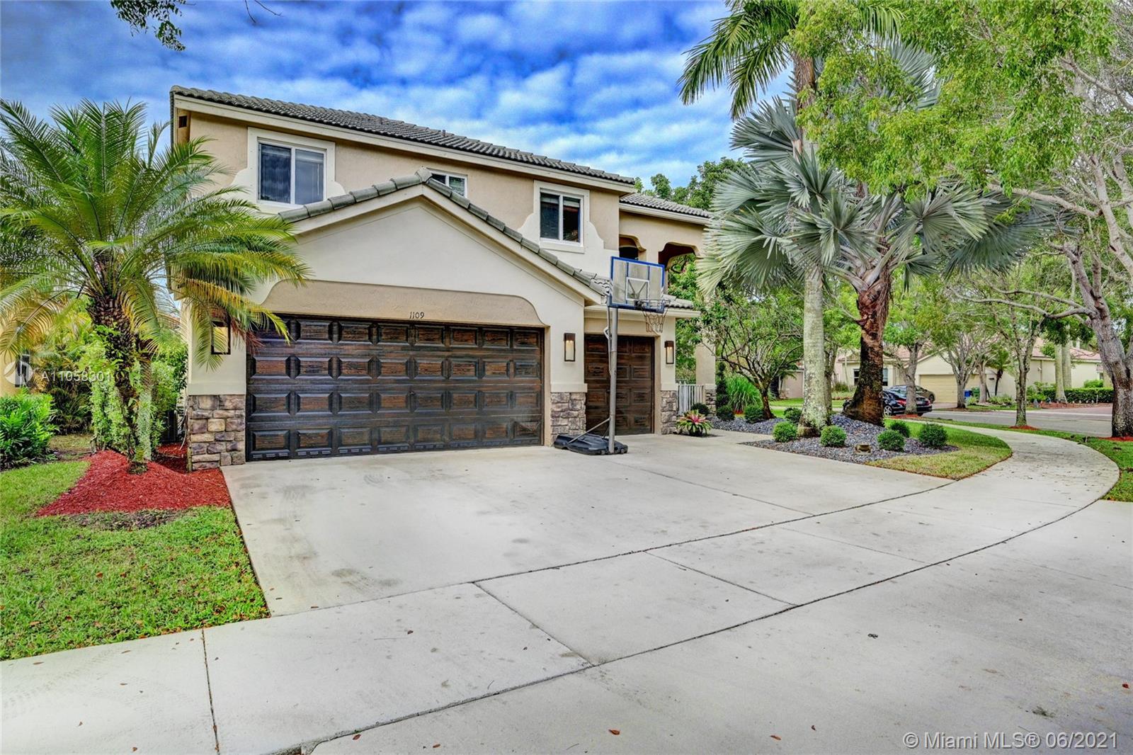 1109 Lavender Circle Weston, FL 33327 - Photo 2 of 57