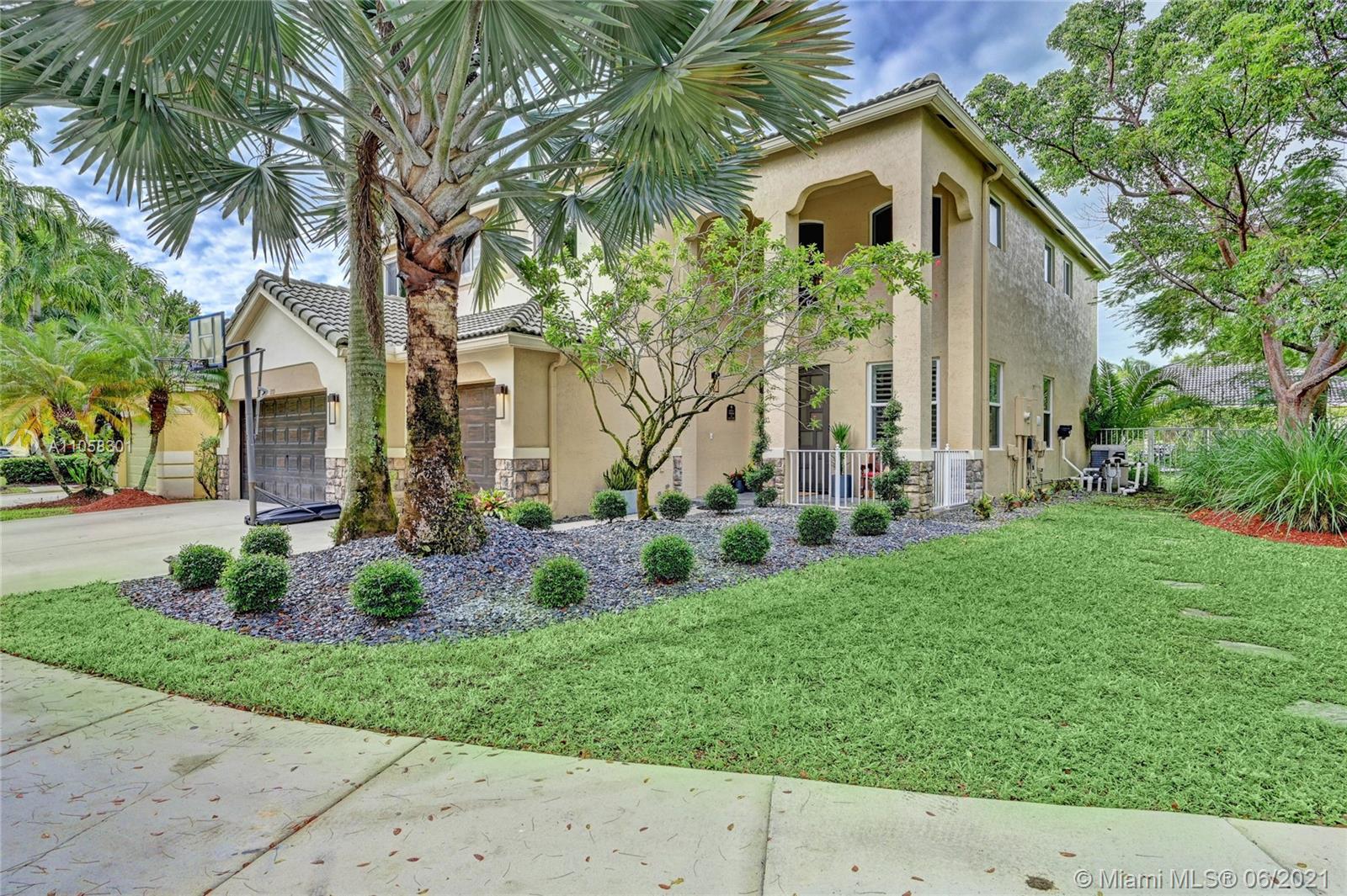 1109 Lavender Circle Weston, FL 33327 - Photo 3 of 57