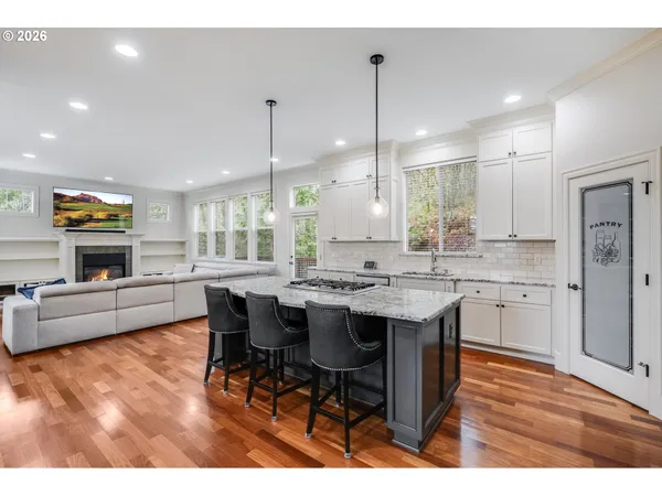 $975,000 | 1880 Northwest Deette Drive, Portland, OR 97229