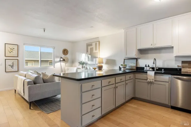 $360,000 | 720 Petaluma Boulevard South, Unit 18, Petaluma, CA 94952