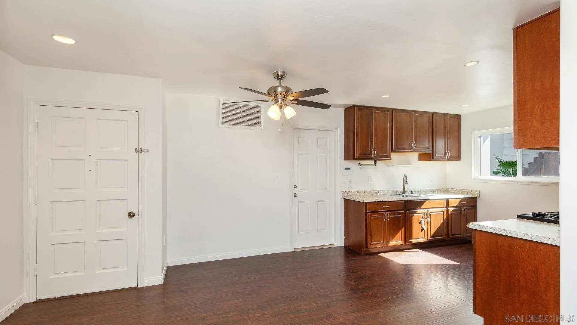 9152 Northcote Road Santee, CA 92071 - Photo 11 of 25 Gallery Image 11