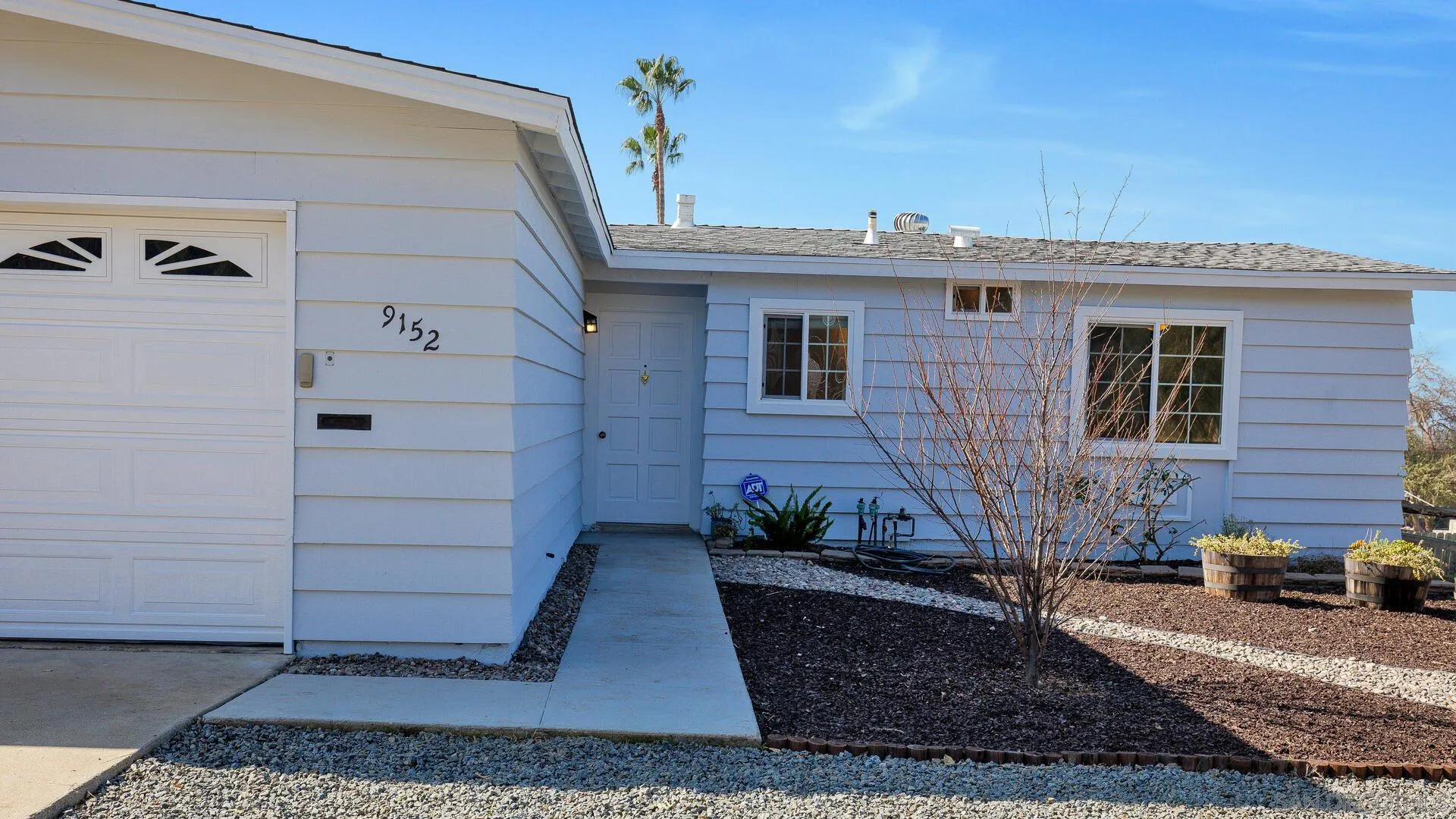 9152 Northcote Road Santee, CA 92071 - Photo 5 of 25 Gallery Image 5