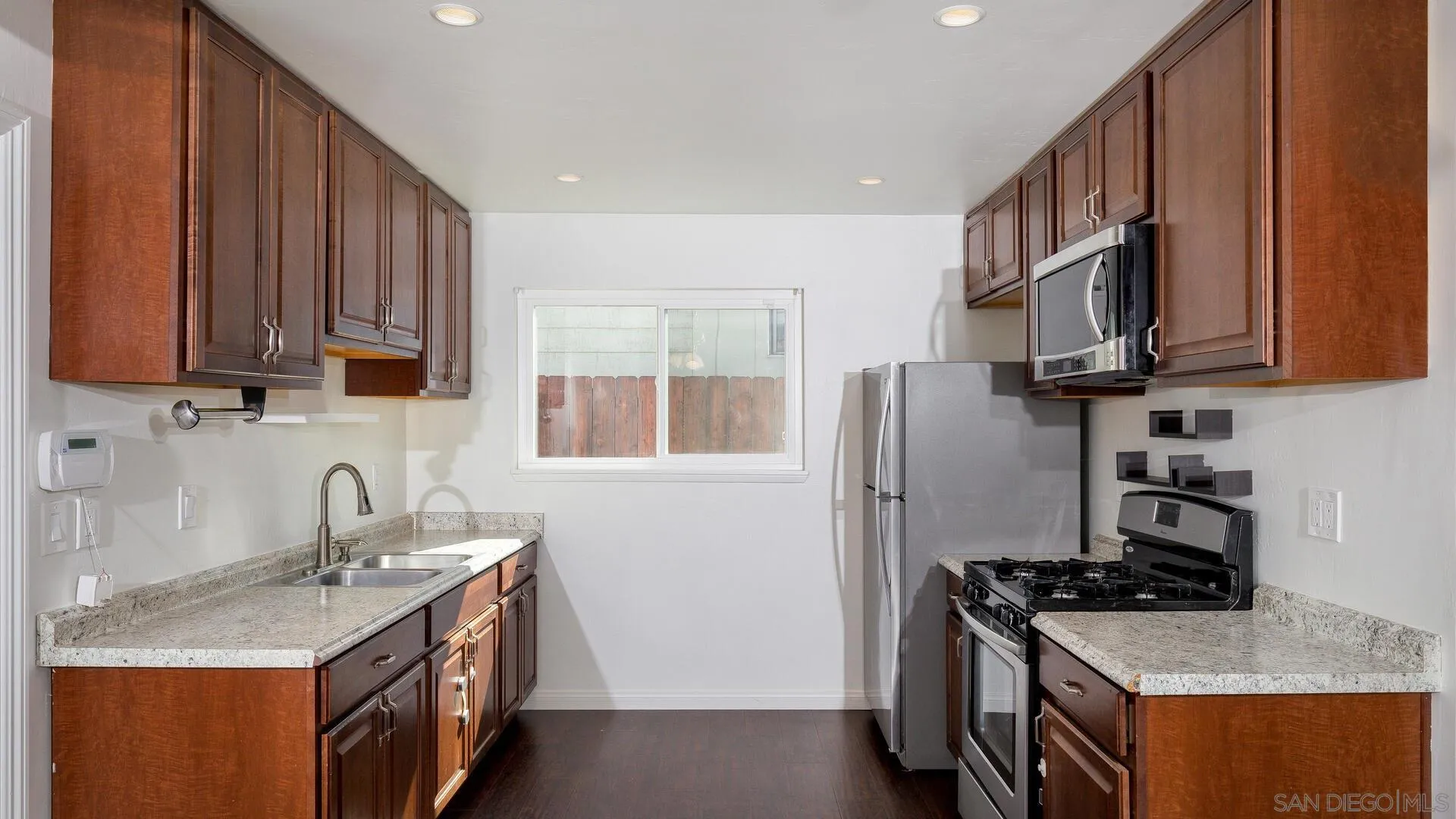 9152 Northcote Road Santee, CA 92071 - Photo 8 of 25 Gallery Image 8