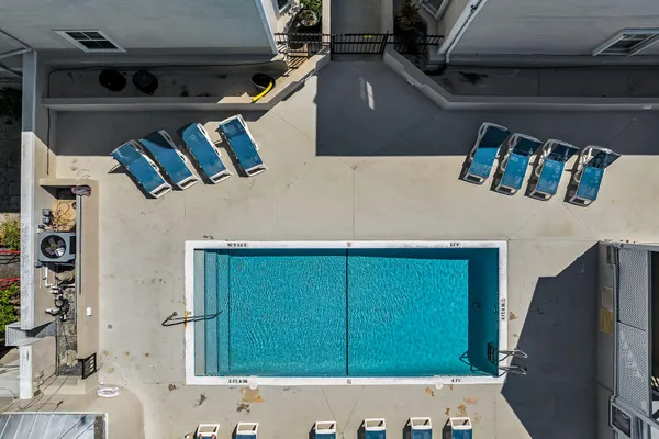 $1,150,000 | 1075 Duval Street, Unit R10, Key West, FL 33040