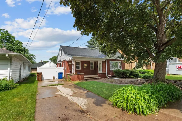 $209,900 | 728 Tayco Street, Menasha, WI 54952