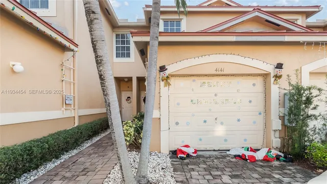 $375,000 | 4141 Crystal Lake Drive, Deerfield Beach, FL 33073