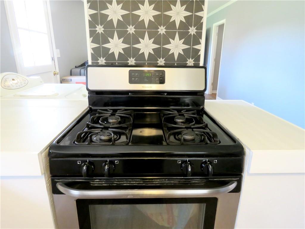 4672 Vernon Drive Southwest Mableton, GA 30126 - Photo 27 of 42 a close view of a stove