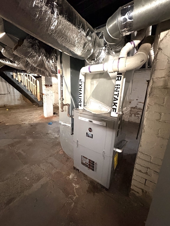 229 Central Street Springfield, MA 01105 - Photo 16 of 19