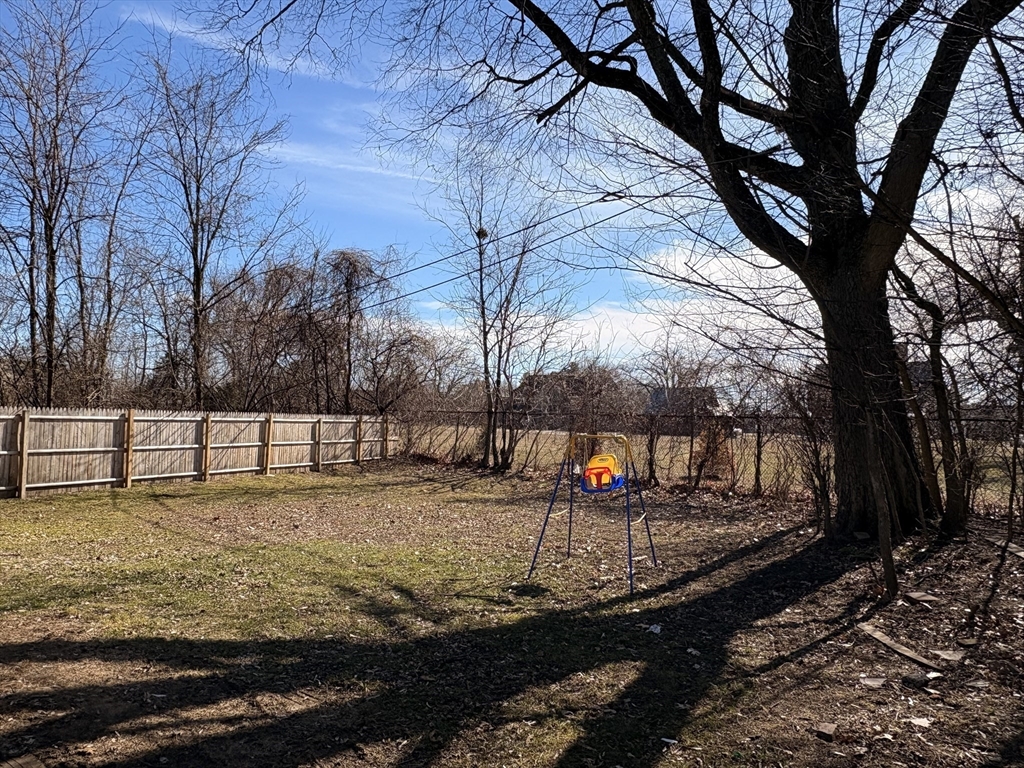 229 Central Street Springfield, MA 01105 - Photo 3 of 19