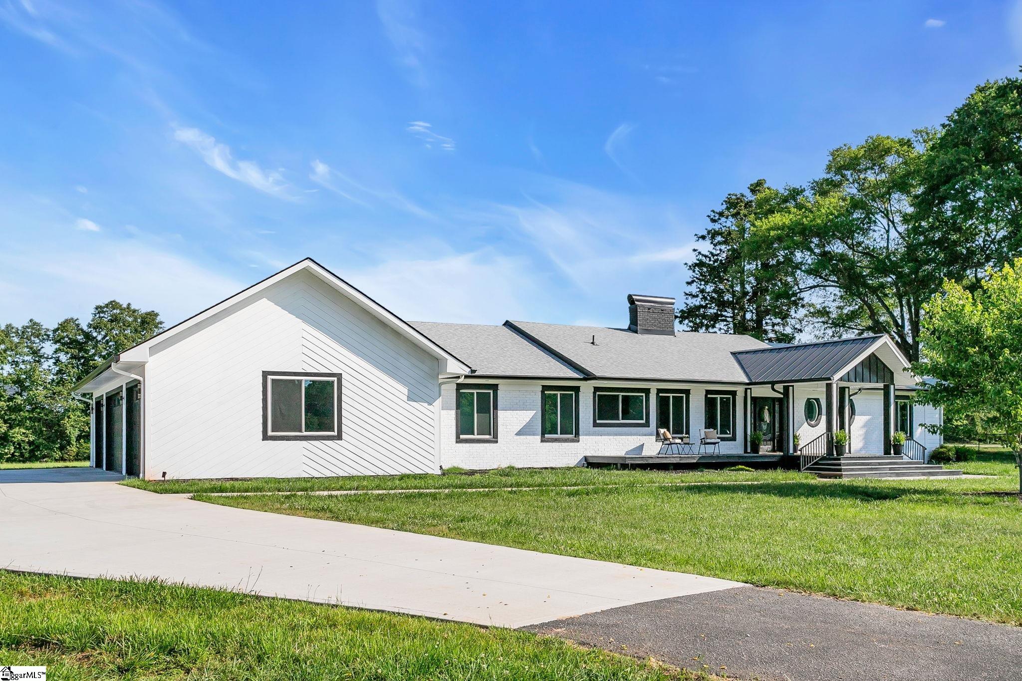 305 Waters Road Taylors, SC 29687 - Photo 13 of 48