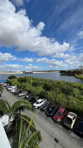 $2,000 | 5077 Northwest 7th Street, Unit 505, Miami, FL 33126