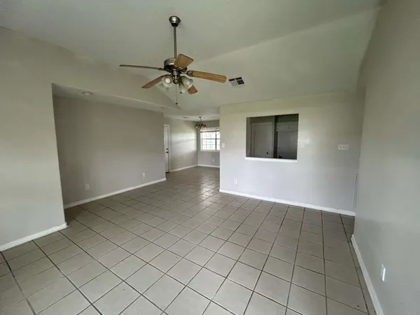 $1,895 | 3 John Kay Road, Huntsville, TX 77320