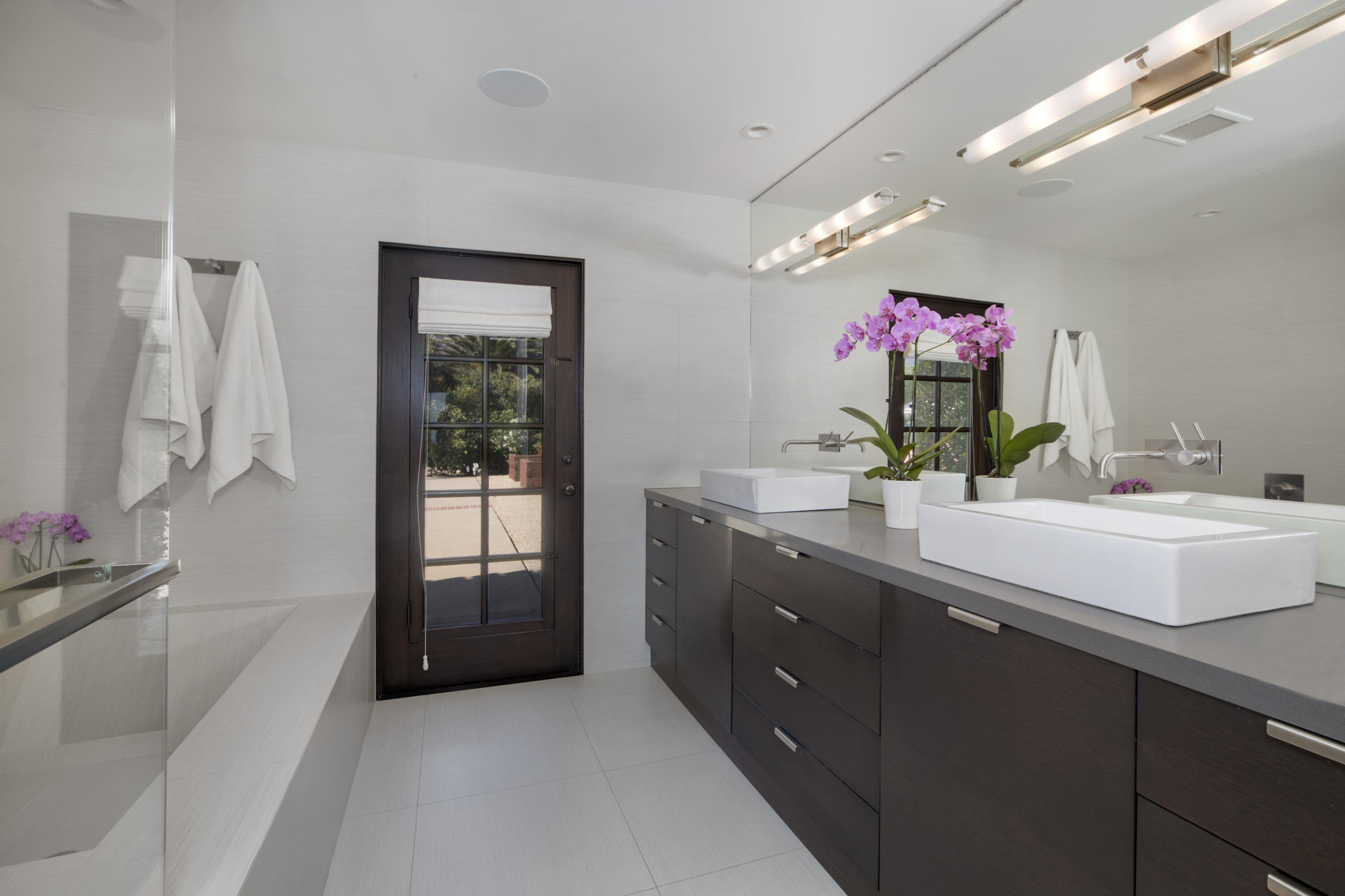 370 Ortega Ridge Road Montecito, CA 93108 - Photo 8 of 17 Master Bathroom