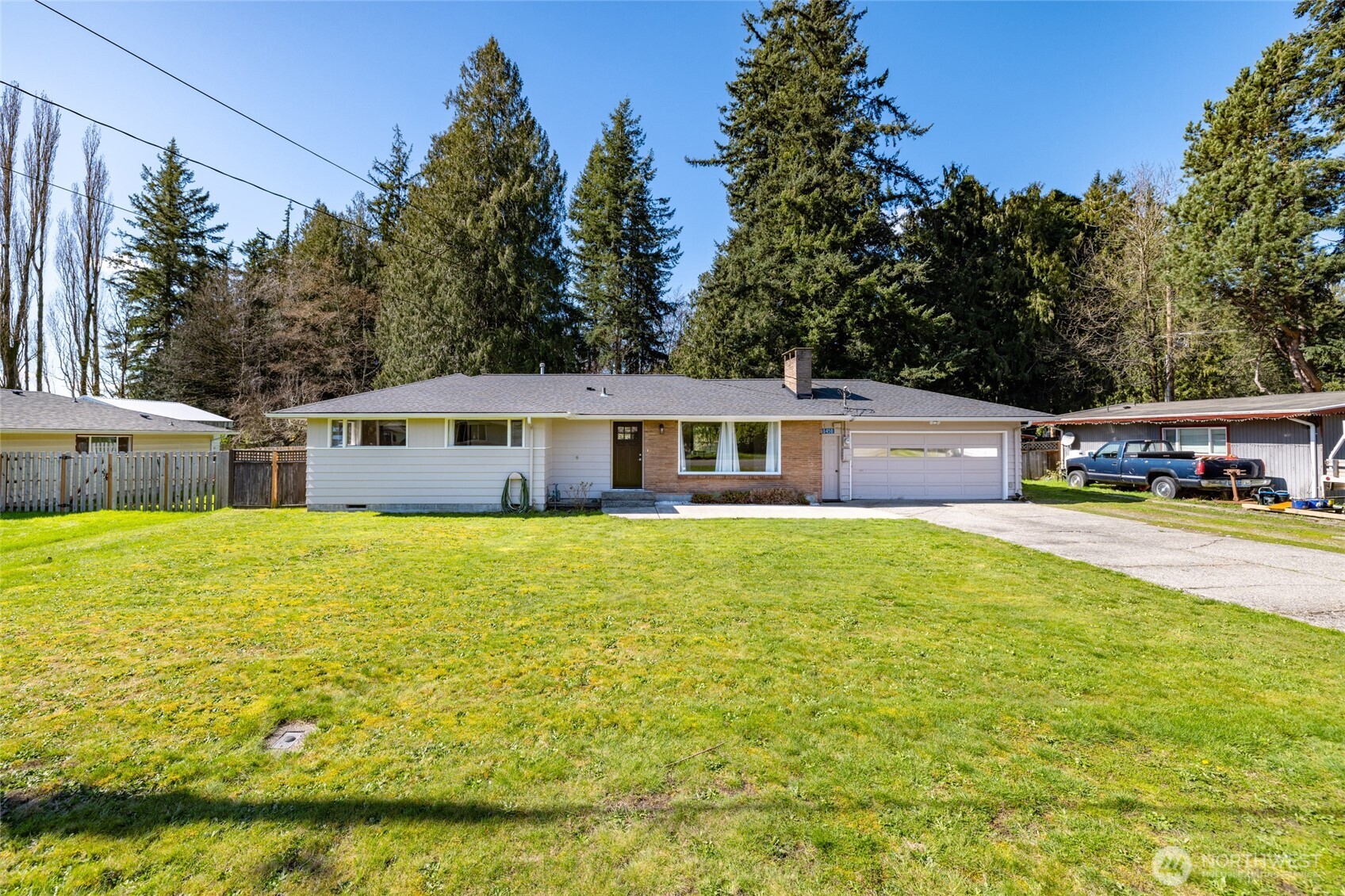10450 Sterling Road Sedro-Woolley, WA 98284 - Photo 27 of 33 a front view of a house with a yard