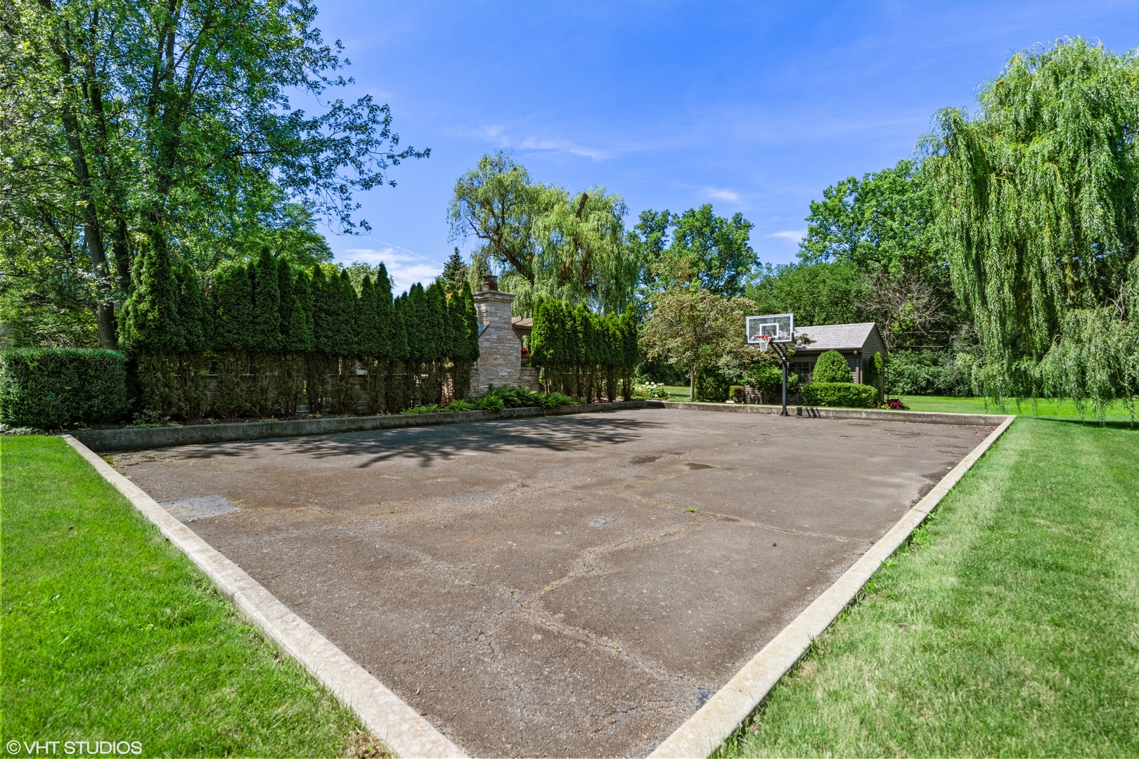916 Shermer Road Northbrook, IL 60062 - Photo 45 of 54 a view of a backyard