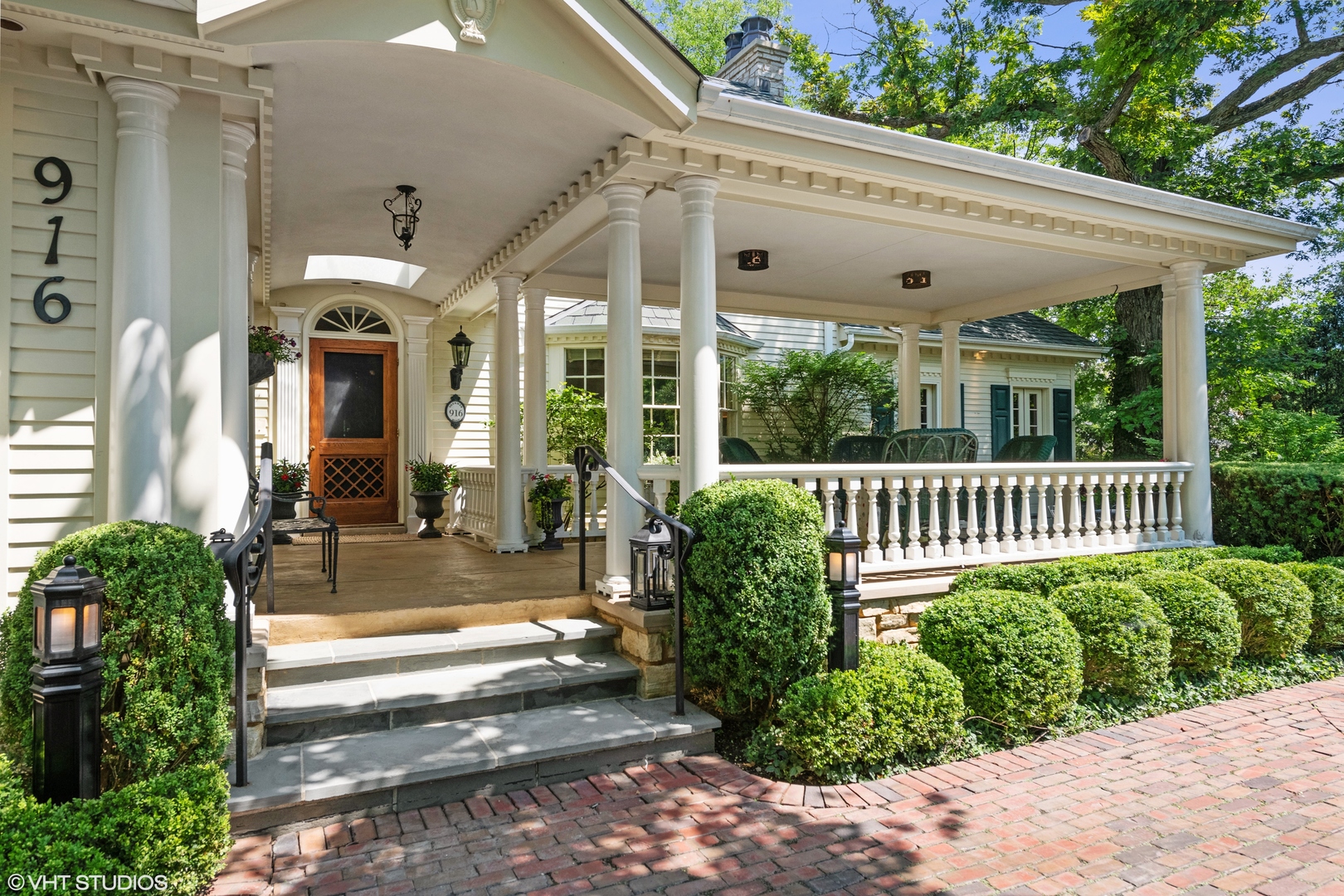 916 Shermer Road Northbrook, IL 60062 - Photo 6 of 54 a view of a porch with garden