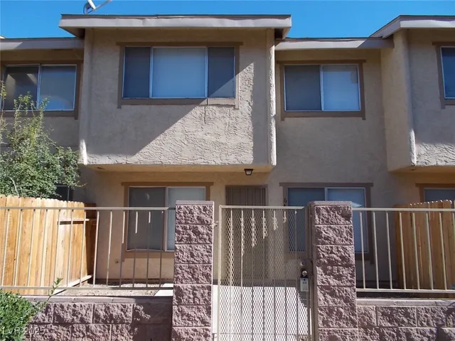 $1,500 | 6465 Big Pine Way, Las Vegas, NV 89108