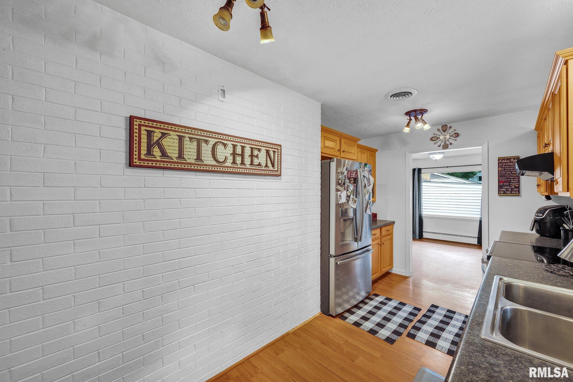 2304 North Lehman Road Peoria, IL 61604 - Photo 9 of 31