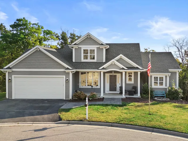 $649,900 | 1155 La Salle Court, Lake Geneva, WI 53147
