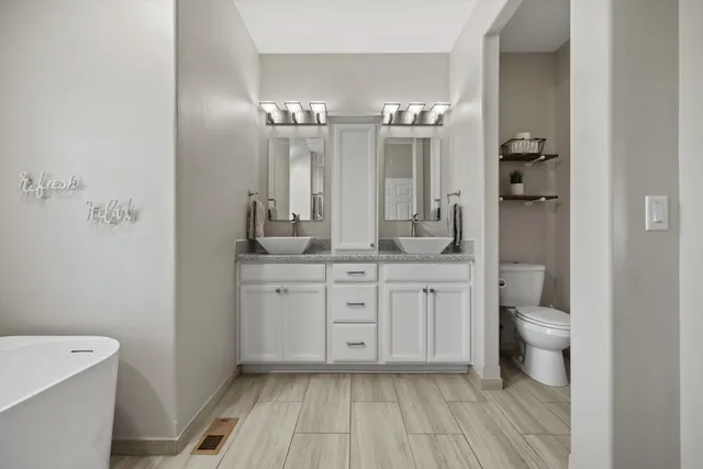 $649,900 | 1155 La Salle Court, Lake Geneva, WI 53147