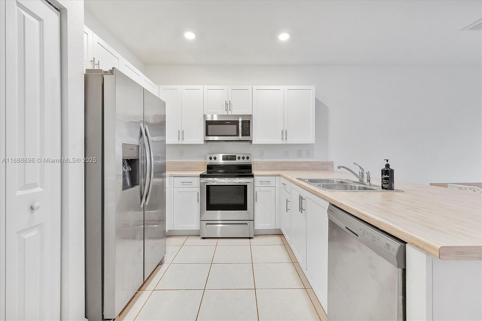 10013 Southwest 228th Terrace, Unit 10013 Miami, FL 33190 - Photo 10 of 39