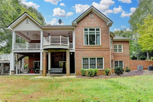 $894,000 | 255 Laurel Pl Drive, Cornelia, GA 30531