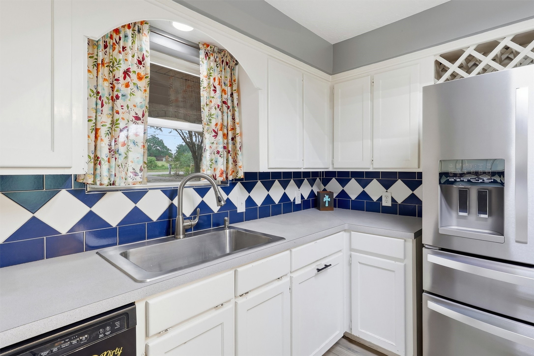 22923 Tomball Cemetery Road Tomball, TX 77377 - Photo 17 of 50 Check out how well designed this kitchen is!