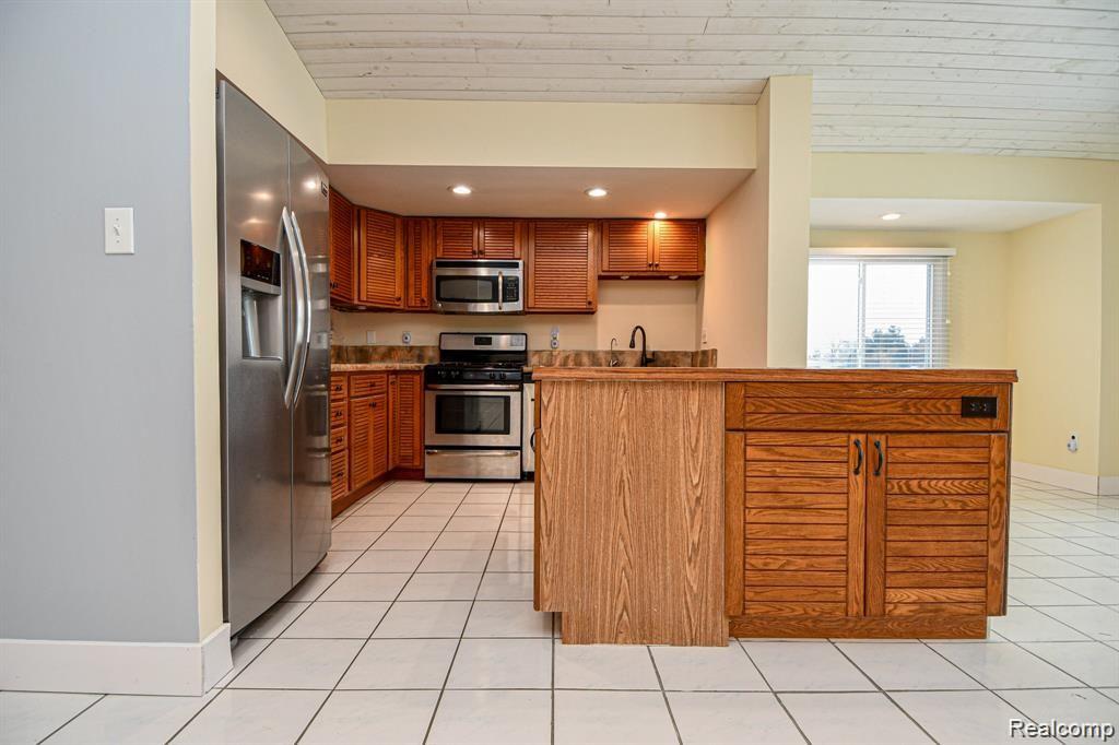 5750 Bullard Road Fenton, MI 48430 - Photo 13 of 58
