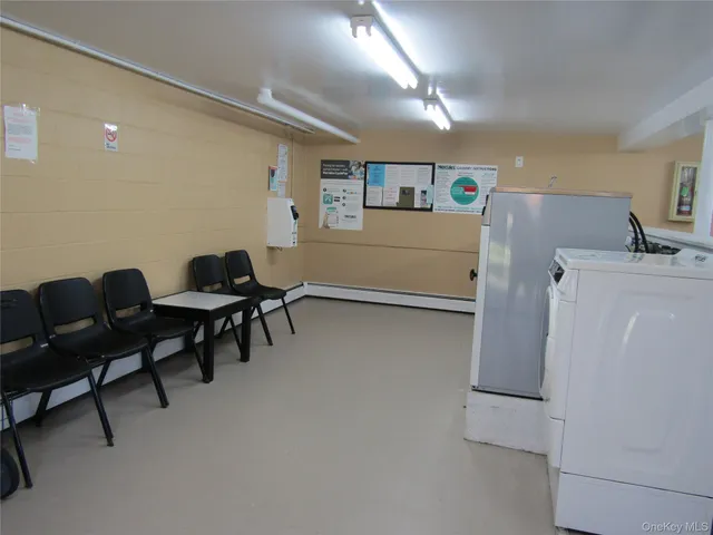 $2,000 | 1803 Parr Lake Drive, Unit 18C, Newburgh, NY 12550