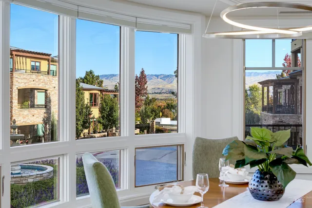 $1,040,000 | 3059 W Crescent, Unit 201, Boise, ID 83706