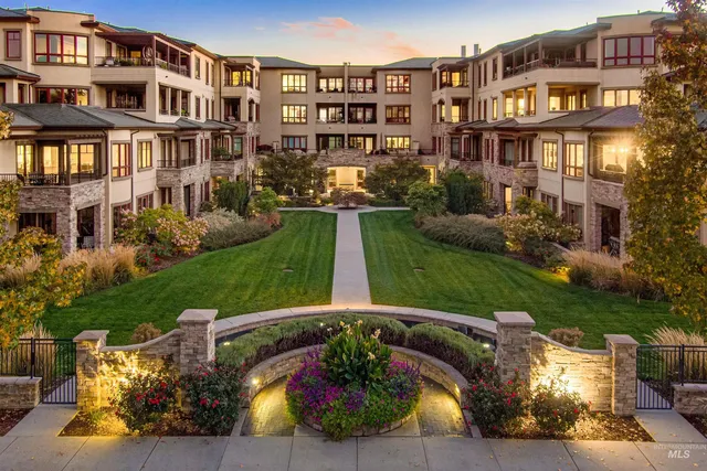 $1,040,000 | 3059 W Crescent, Unit 201, Boise, ID 83706