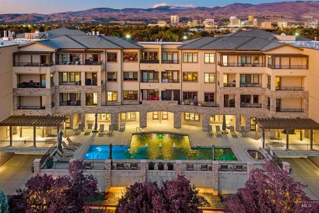 $1,040,000 | 3059 W Crescent, Unit 201, Boise, ID 83706