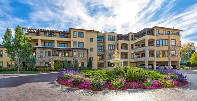 $1,040,000 | 3059 W Crescent, Unit 201, Boise, ID 83706