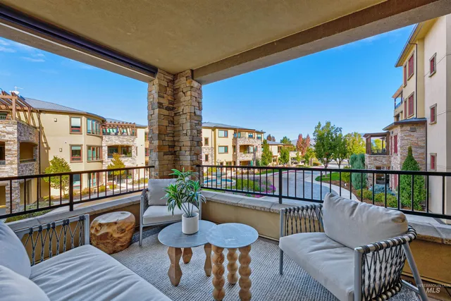 $1,040,000 | 3059 W Crescent, Unit 201, Boise, ID 83706