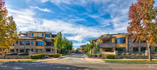 $1,040,000 | 3059 W Crescent, Unit 201, Boise, ID 83706