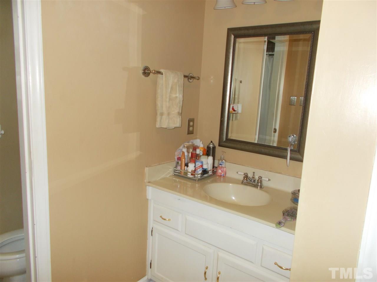 5405 Old Towne Road Raleigh, NC 27612 - Photo 12 of 22