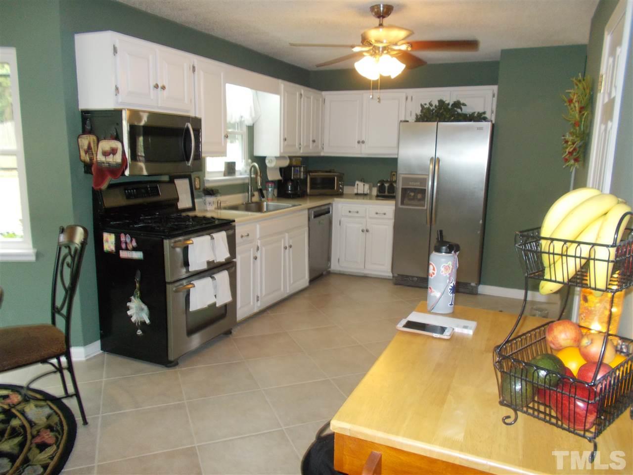 5405 Old Towne Road Raleigh, NC 27612 - Photo 6 of 22