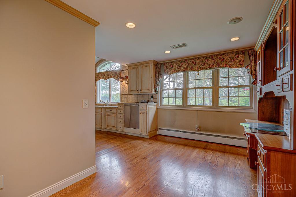6700 Gaines Road Cincinnati, OH 45247 - Photo 12 of 57