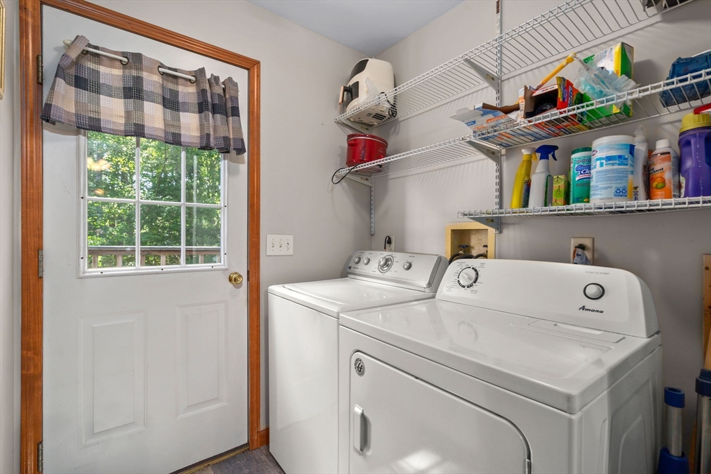 43 Outlook Road Billerica, MA 01862 - Photo 11 of 36