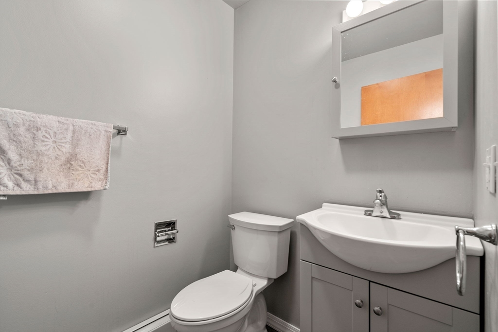 43 Outlook Road Billerica, MA 01862 - Photo 12 of 36