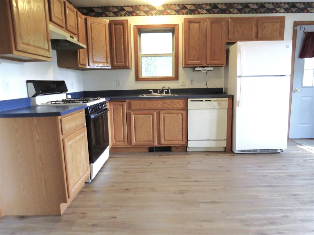 43 Outlook Road Billerica, MA 01862 - Photo 24 of 36