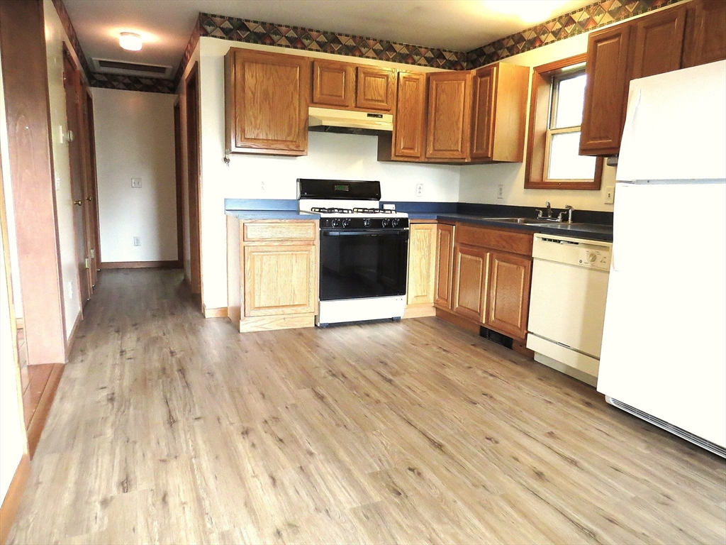 43 Outlook Road Billerica, MA 01862 - Photo 25 of 36